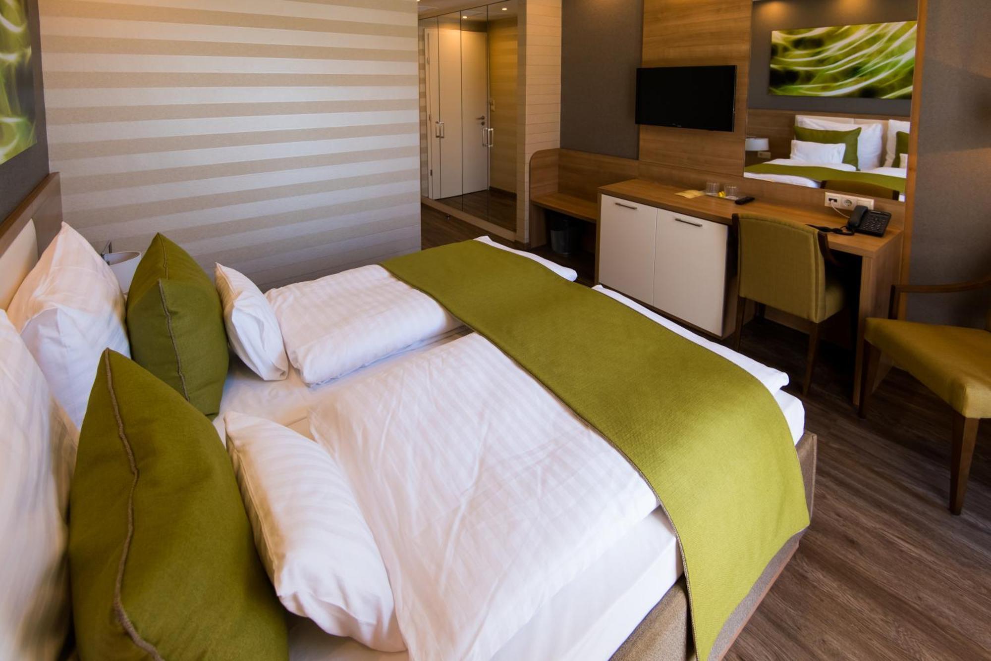 Bh Kristaly Hotell Debrecen Eksteriør bilde